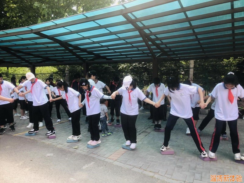 2021年6月某小学重走长征路主题活动