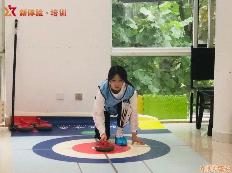 2021年9月青少年陆地冰壶主题活动